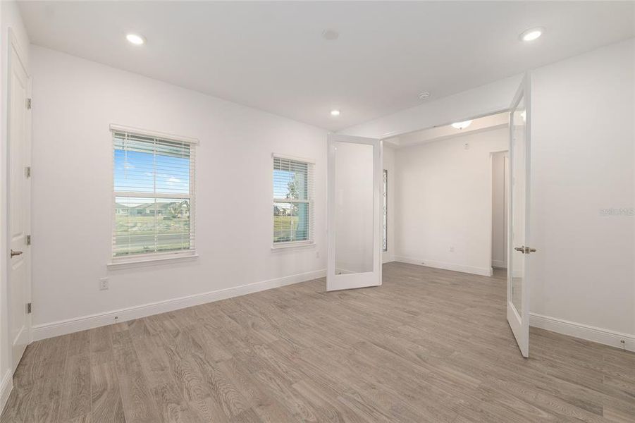 Spacious, unfurnished interior of a new home in , Ocala (Image 17).