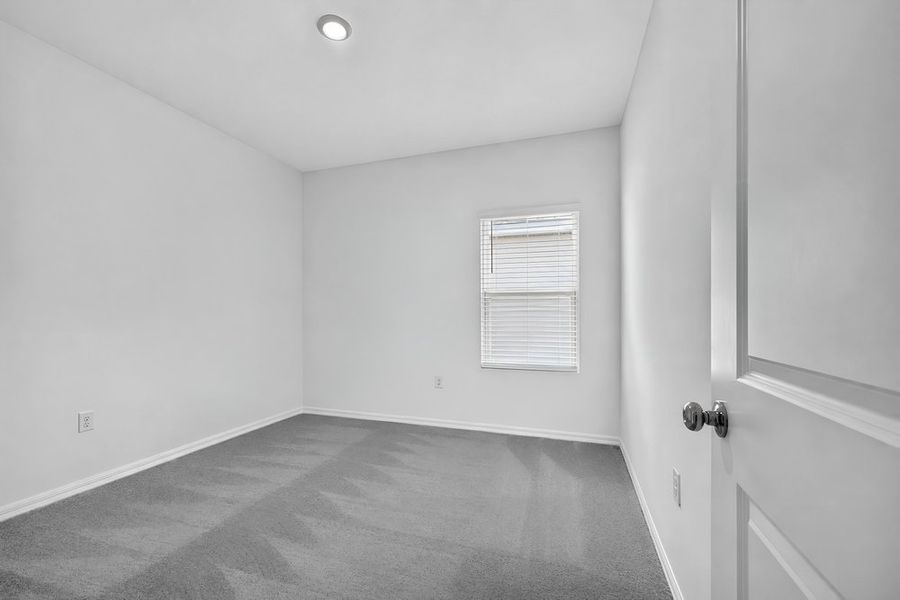 Spacious, unfurnished interior of a new home in Coopers Meadow, Jacksonville (Image 29).
