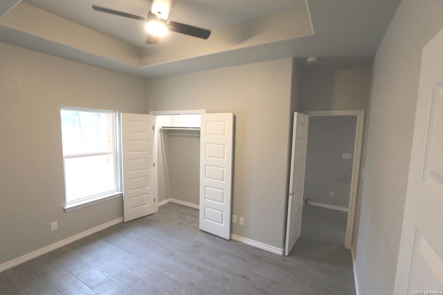 Spacious, unfurnished interior of a new home in , La Vernia (Image 27).