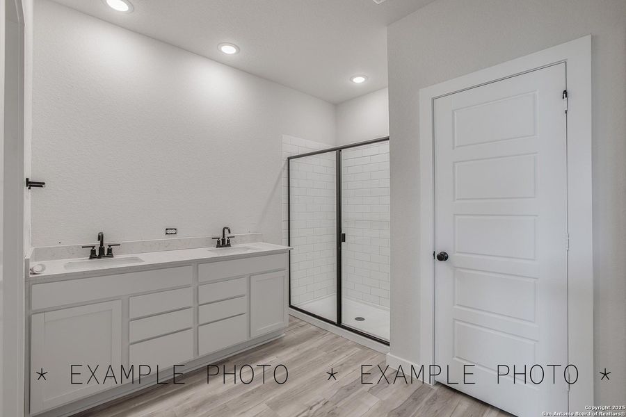 Furnished interior view inside a new home in Hiddenbrooke, Seguin (Image 14).