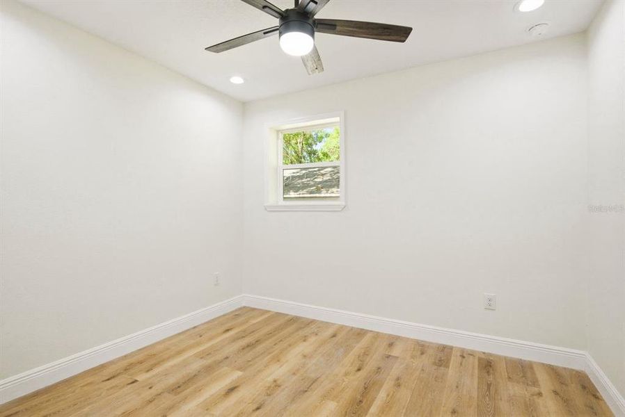 Spacious, unfurnished interior of a new home in , Tampa (Image 33).