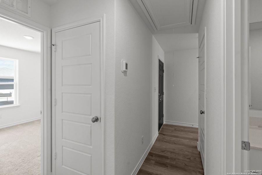 Spacious, unfurnished interior of a new home in Vista Real, Converse (Image 30).