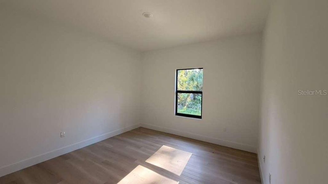 Spacious, unfurnished interior of a new home in , North Port (Image 40).