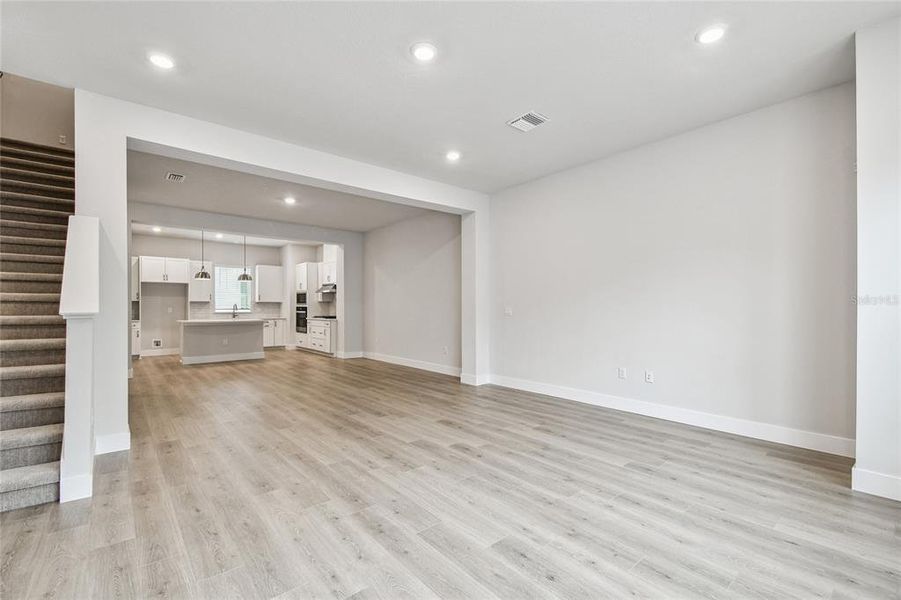 Spacious, unfurnished interior of a new home in Towns at Union, St. Petersburg (Image 35).