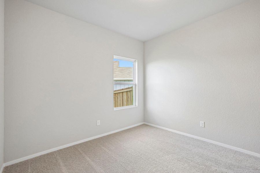 Spacious, unfurnished interior of a new home in Cloverleaf, Austin (Image 18).