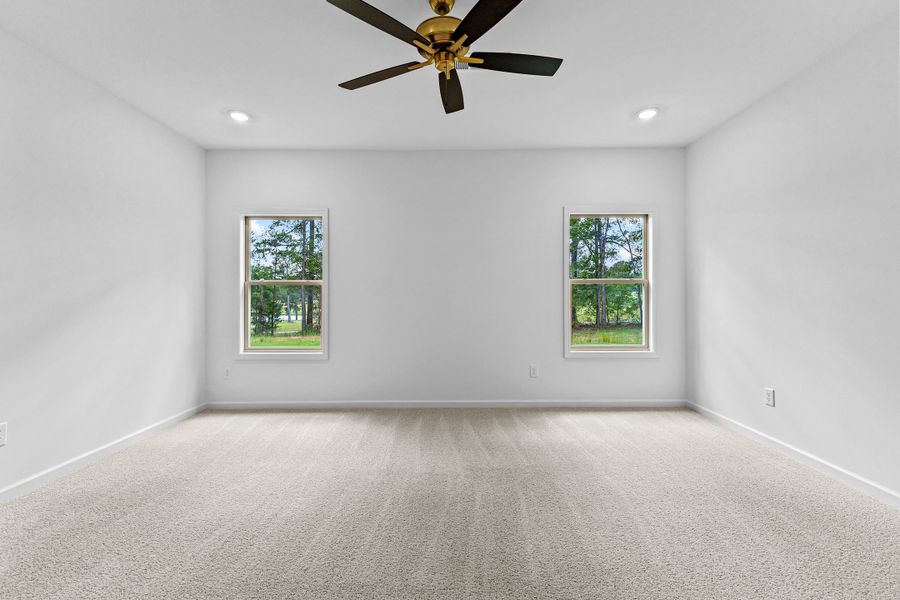 Spacious, unfurnished interior of a new home in Golfview, Thomaston (Image 29).