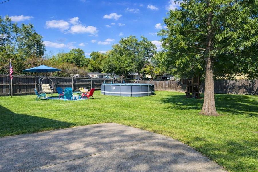 Community amenities in , Athens (Image 29).