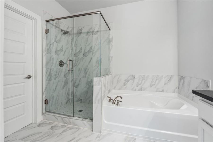 Furnished interior view inside a new home in , Gainesville (Image 7).