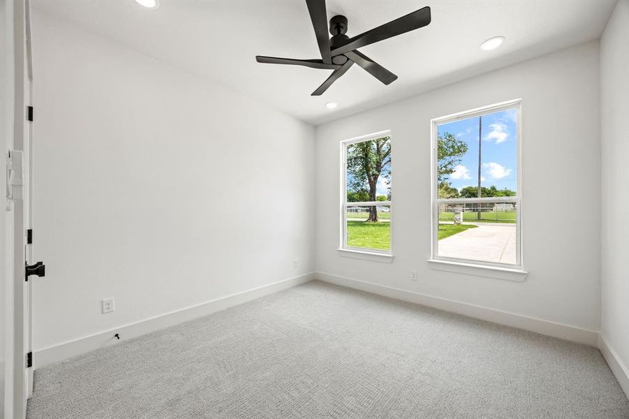 Spacious, unfurnished interior of a new home in , Kerens (Image 18).