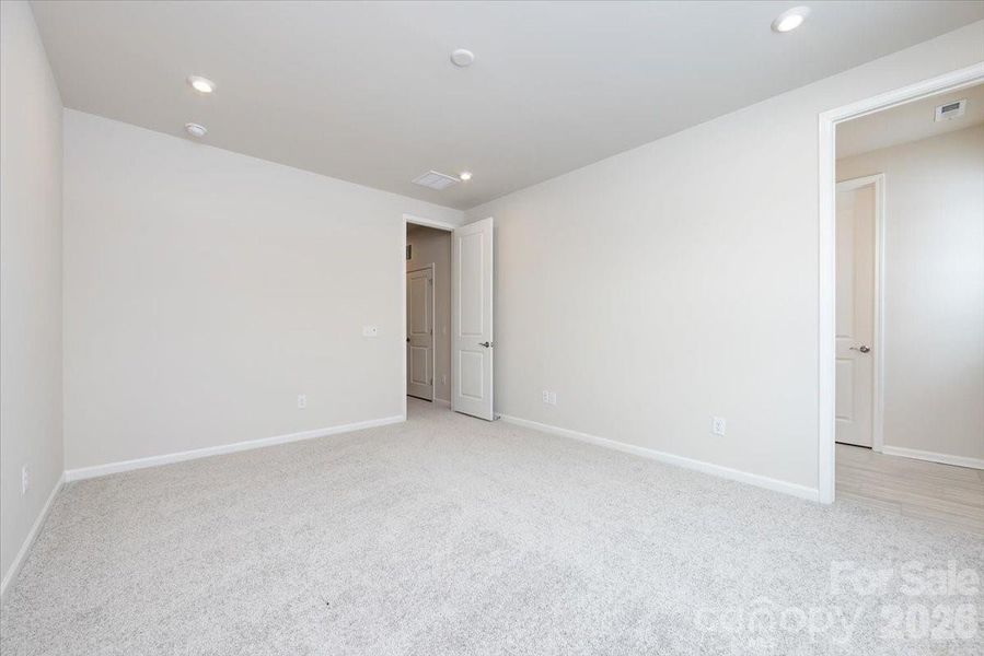 Primary En Suite Primary En Suite