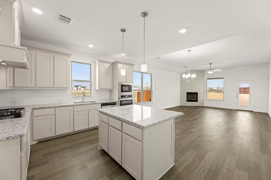 6_07. 512 Pinnacles - Kitchen (3)