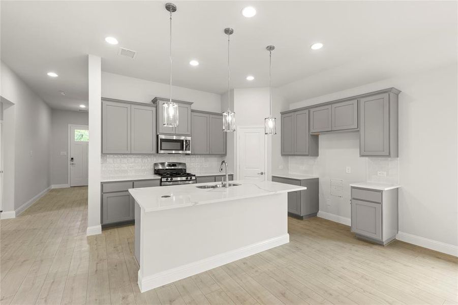 Furnished interior view inside a new home in Creekside, Royse City (Image 8).