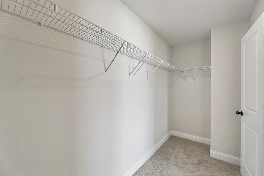 Bedroom 3 Walk-in Closet