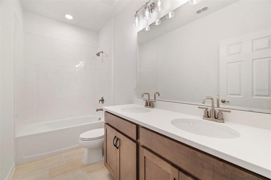 Furnished interior view inside a new home in Cypress Bluff, Groveland (Image 6). Furnished interior view inside a new home in Cypress Bluff, Groveland (Image 6).