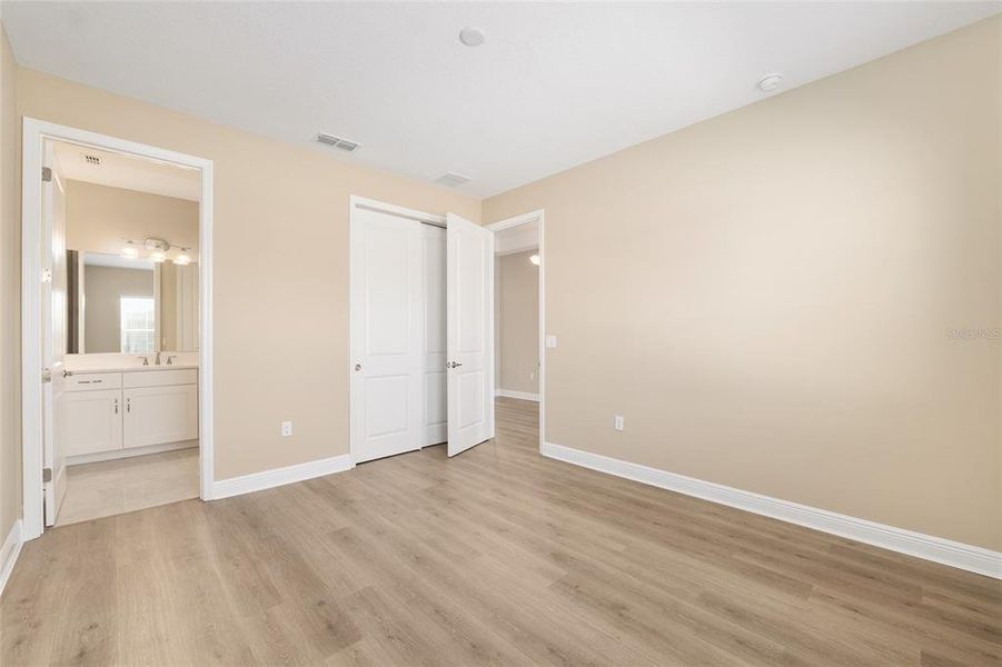 Spacious, unfurnished interior of a new home in , Ocala (Image 45).