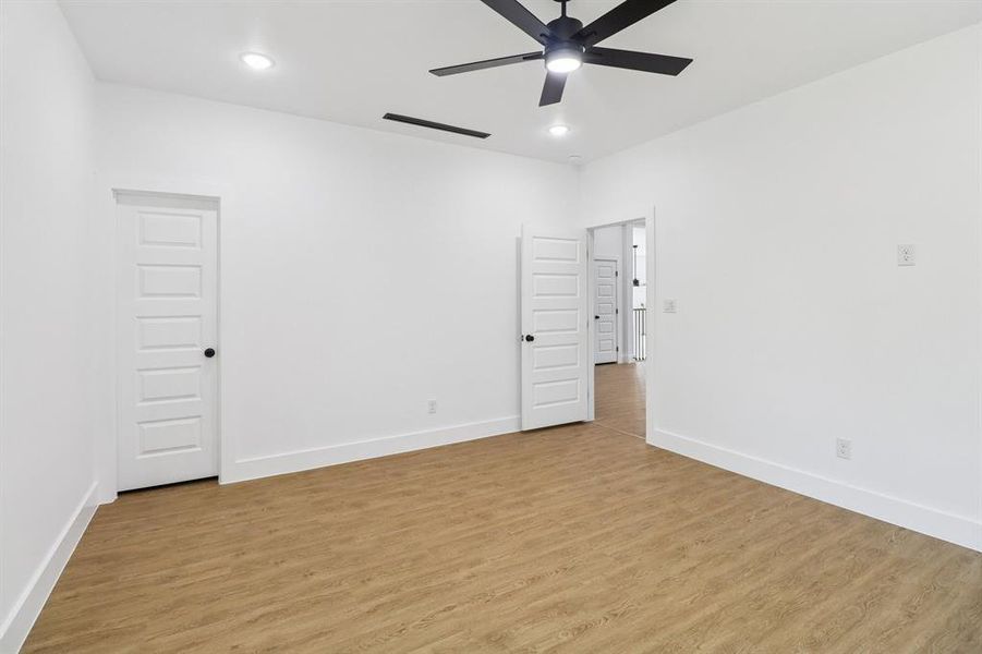 Spacious, unfurnished interior of a new home in , Dallas (Image 31).