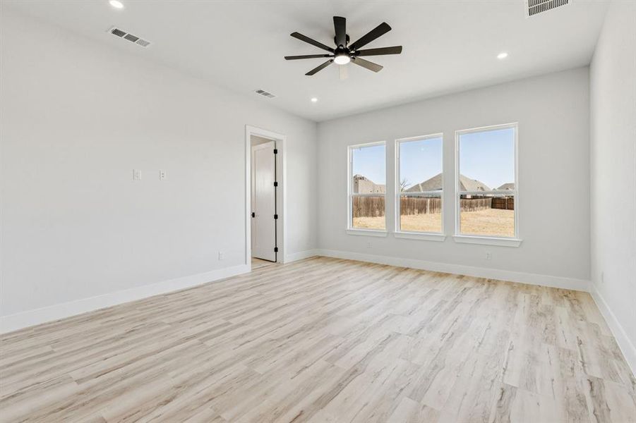 Spacious, unfurnished interior of a new home in , Weatherford (Image 24). Spacious, unfurnished interior of a new home in , Weatherford (Image 24).