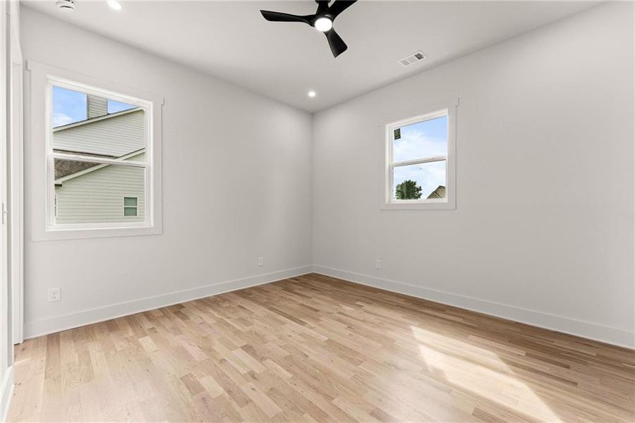 Spacious, unfurnished interior of a new home in , Clermont (Image 48).