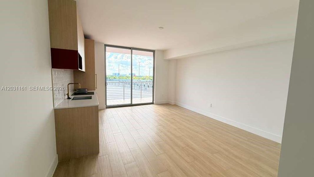 Spacious, unfurnished interior of a new home in , Miami (Image 13).
