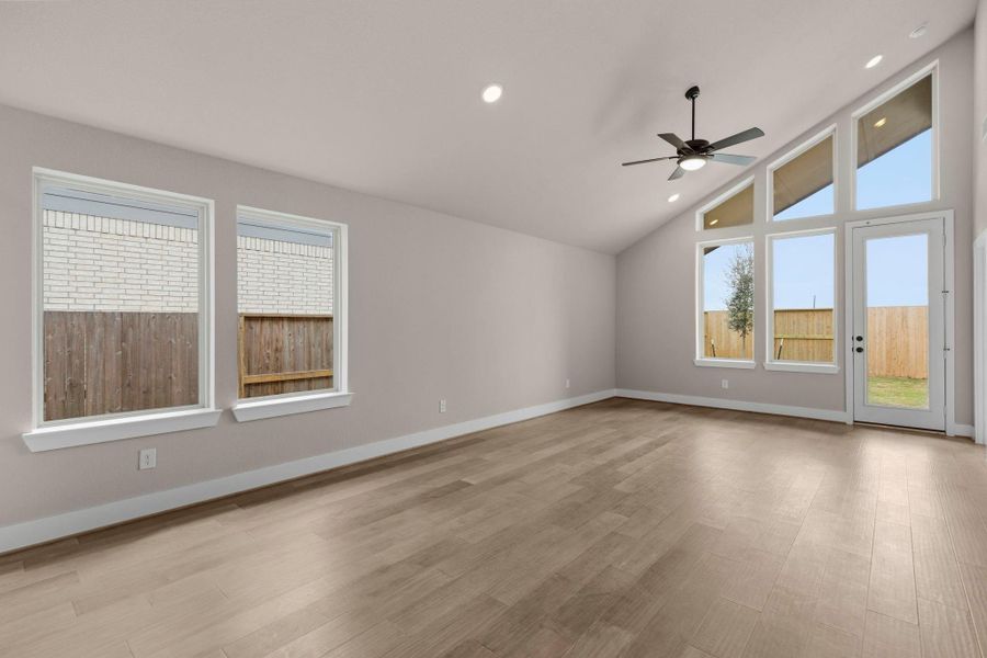 Spacious, unfurnished interior of a new home in Meridiana 40', 65', Iowa Colony (Image 24). Spacious, unfurnished interior of a new home in Meridiana 40', 65', Iowa Colony (Image 24).