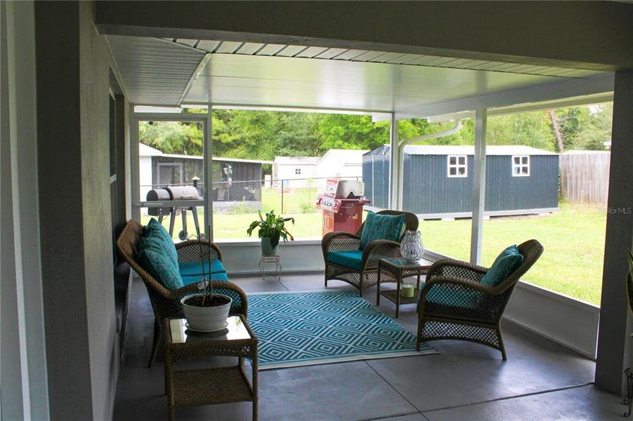 Exterior details and patio area of a home in , Summerfield (Image 27).