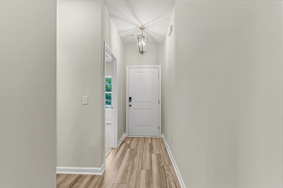 Spacious, unfurnished interior of a new home in Fairway Woods at Wyboo, Manning (Image 16).