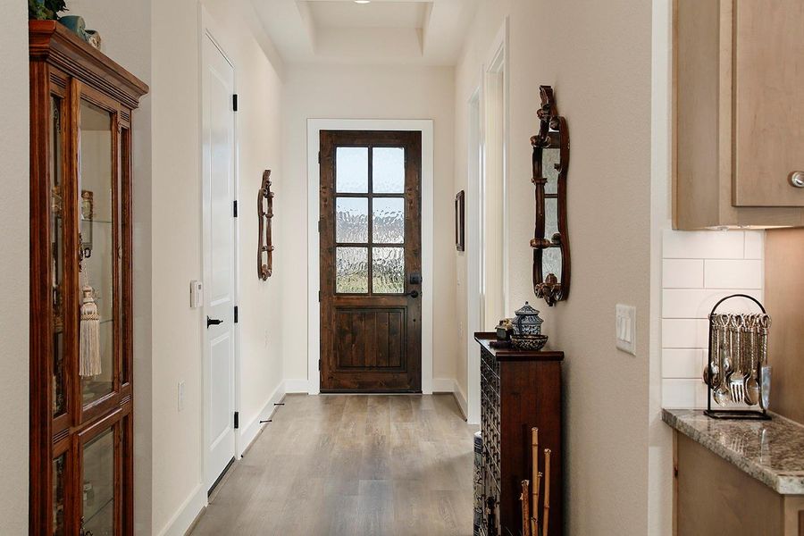 8 ft doors thruout! 8 ft doors thruout!