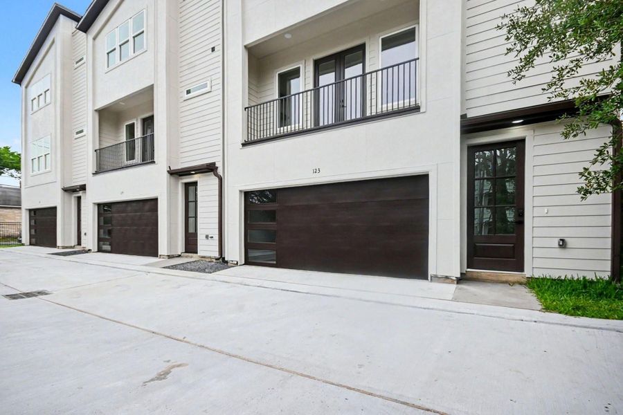 Exterior details and patio area of a home in , Houston (Image 4).