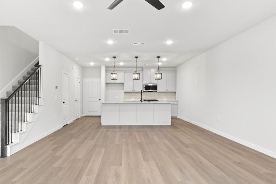 Spacious, unfurnished interior of a new home in Ten Mile Creek, Celina (Image 23).
