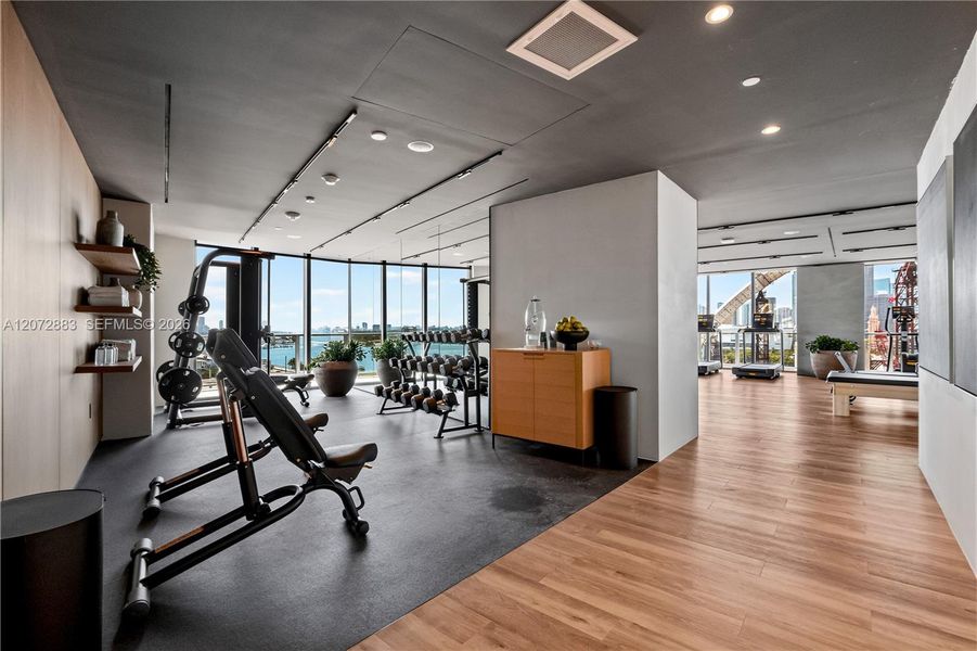 Community amenities in , Miami (Image 32).