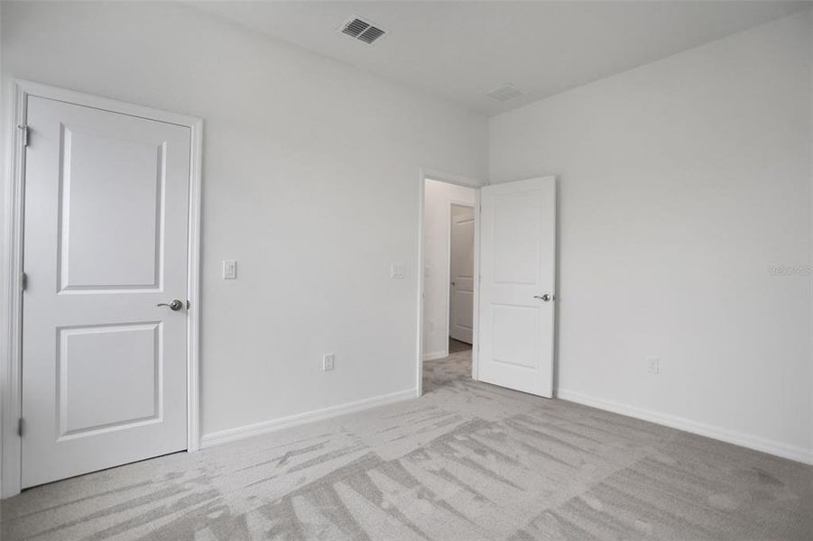Spacious, unfurnished interior of a new home in Turnleaf, Punta Gorda (Image 19).