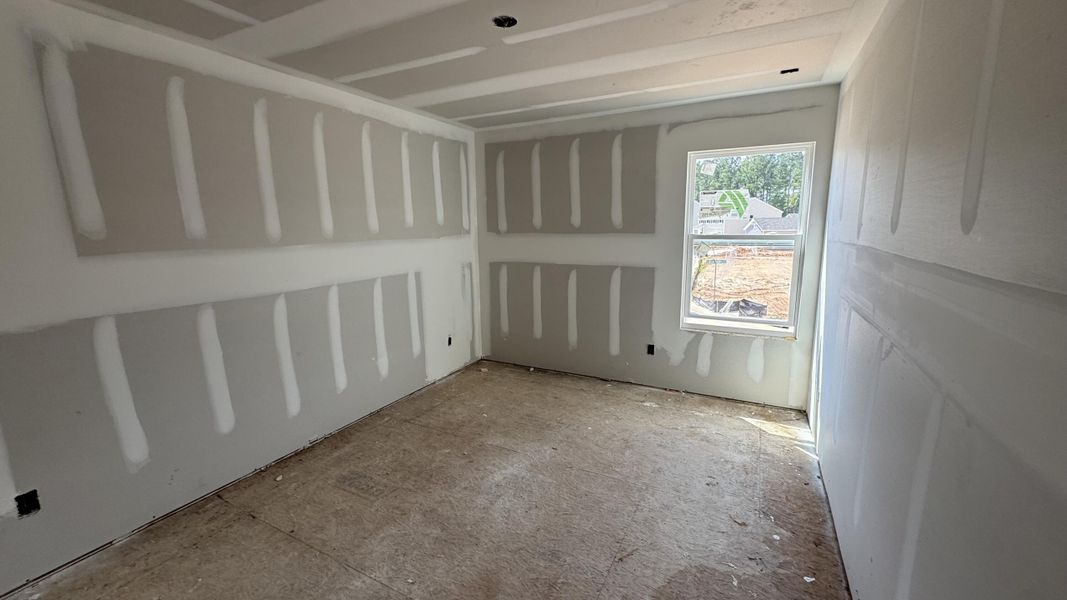 Spacious, unfurnished interior of a new home in Watson Hill, Summerville (Image 19).