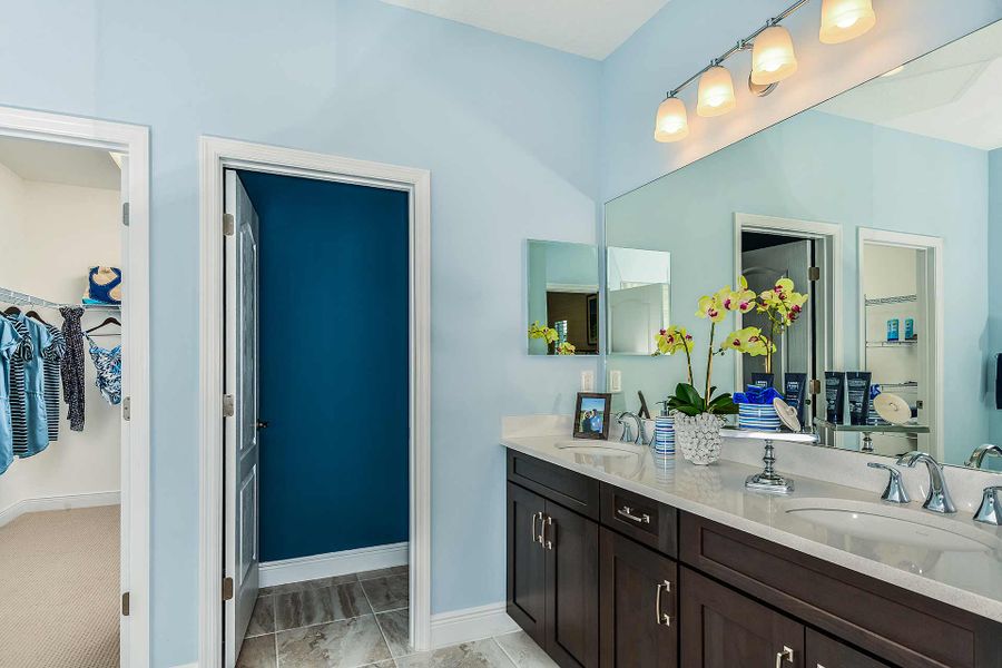 Representative furnished interior of a home built from the Heritage 2 by Neal Communities in Grand Park, Sarasota (Image 8).