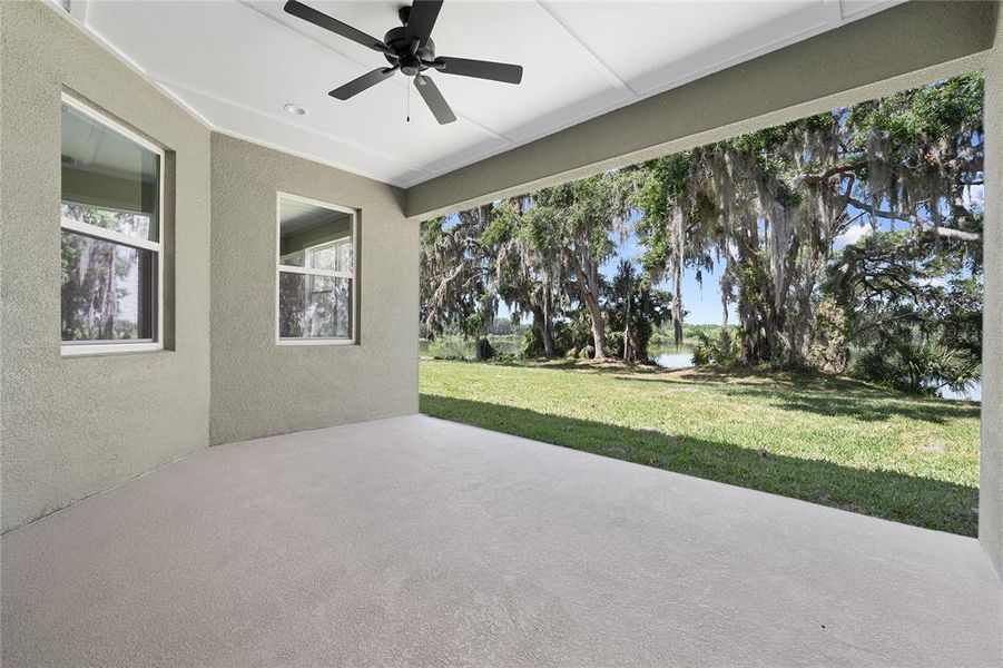 Exterior details and patio area of a home in , Mulberry (Image 4).