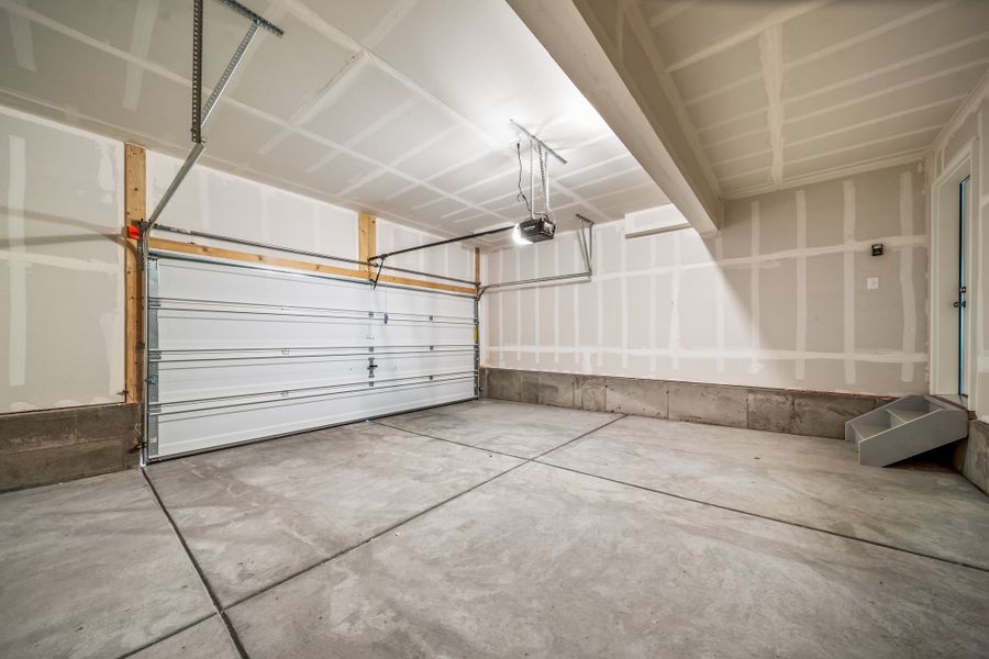 Spacious, unfurnished interior of a new home in Thompson River Ranch, Johnstown (Image 19). Spacious, unfurnished interior of a new home in Thompson River Ranch, Johnstown (Image 19).