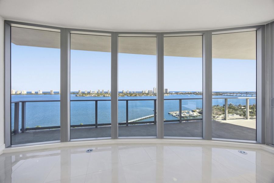 LIVING AREA LIVING AREA