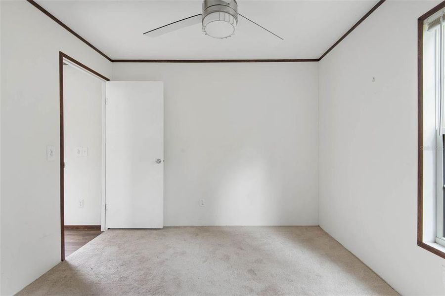 Spacious, unfurnished interior of a new home in , Astor (Image 19).