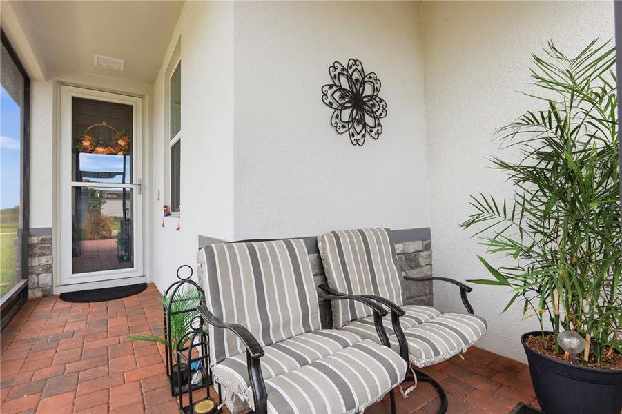 Exterior details and patio area of a home in , Haines City (Image 28).