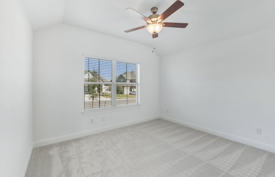 Spacious, unfurnished interior of a new home in Saddleback at Santa Rita Ranch, Liberty Hill (Image 38).