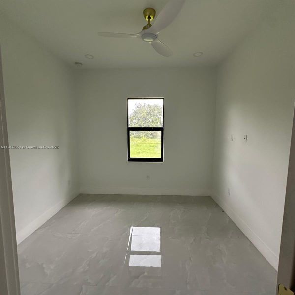 Spacious, unfurnished interior of a new home in , Lehigh Acres (Image 14).
