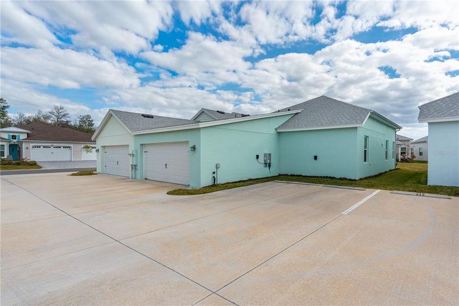 Front exterior of a new home in , Daytona Beach, FL, highlighting curb appeal (Image 21).
