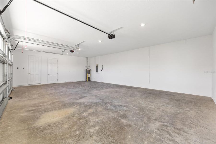 Spacious, unfurnished interior of a new home in , Ocala (Image 37). Spacious, unfurnished interior of a new home in , Ocala (Image 37).
