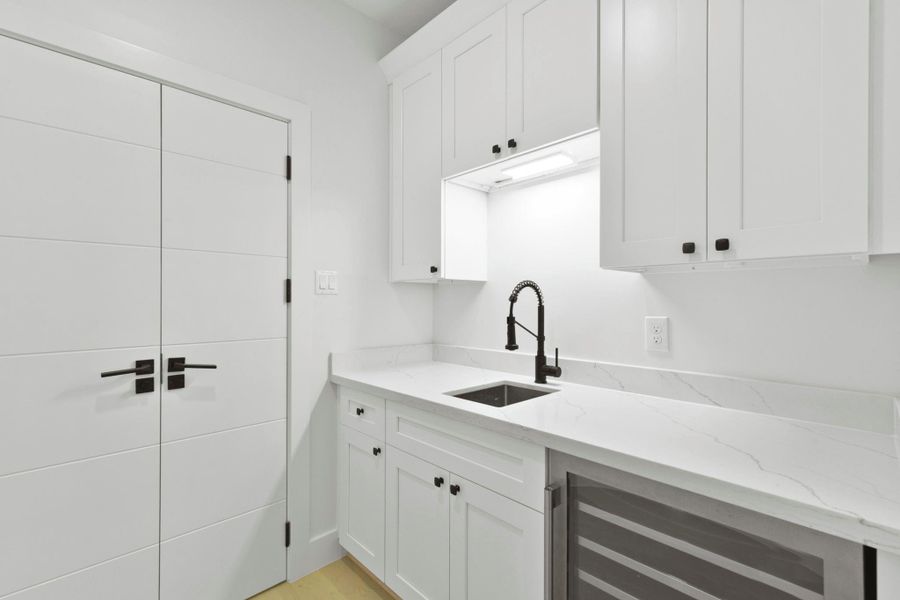 Furnished interior view inside a new home in , Bellaire (Image 19). Furnished interior view inside a new home in , Bellaire (Image 19).