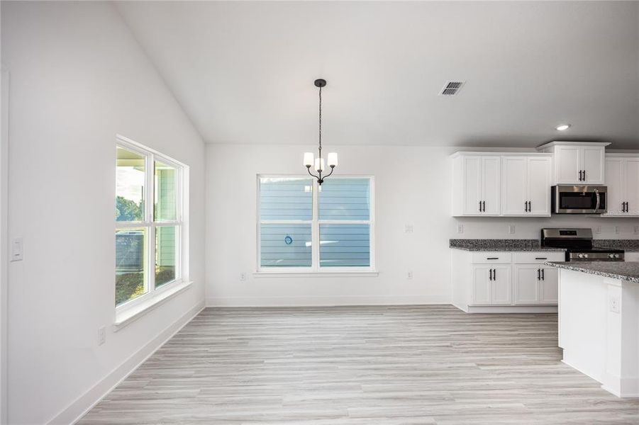 Spacious, unfurnished interior of a new home in Briarwood, Alachua (Image 16).