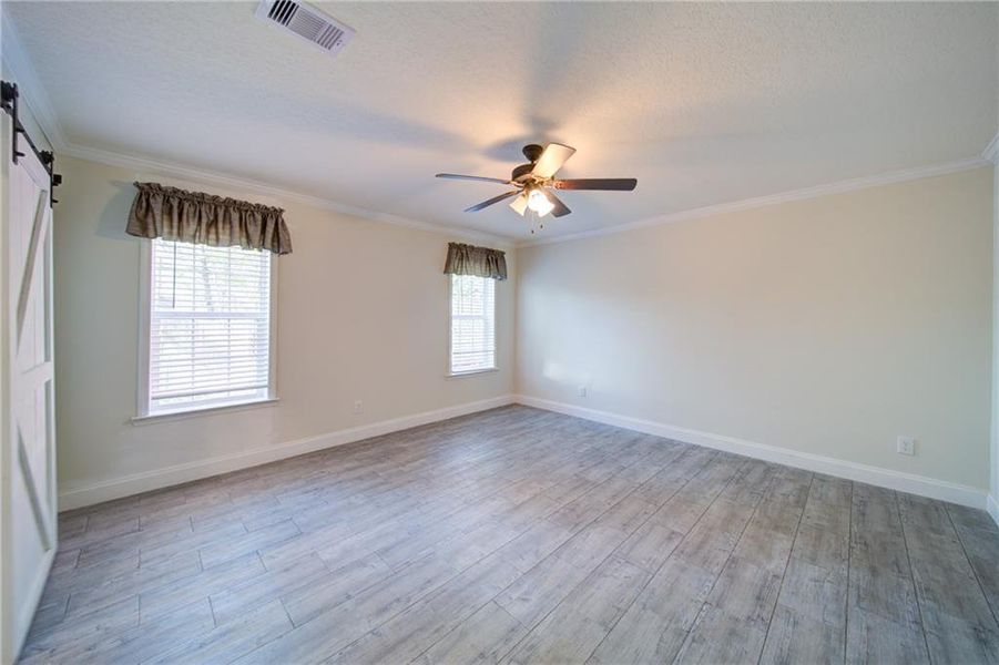 Spacious, unfurnished interior of a new home in , Blue Ridge (Image 24).