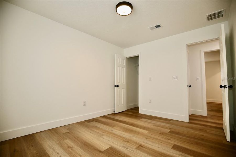 Spacious, unfurnished interior of a new home in , Orlando (Image 21).
