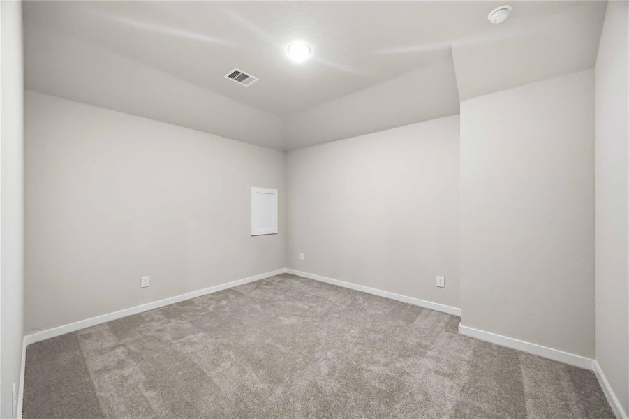 Spacious, unfurnished interior of a new home in Barton Place, Cleveland (Image 25).