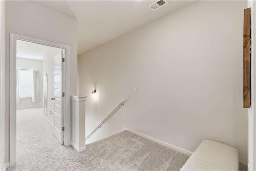 Spacious, unfurnished interior of a new home in , Jasper (Image 21).