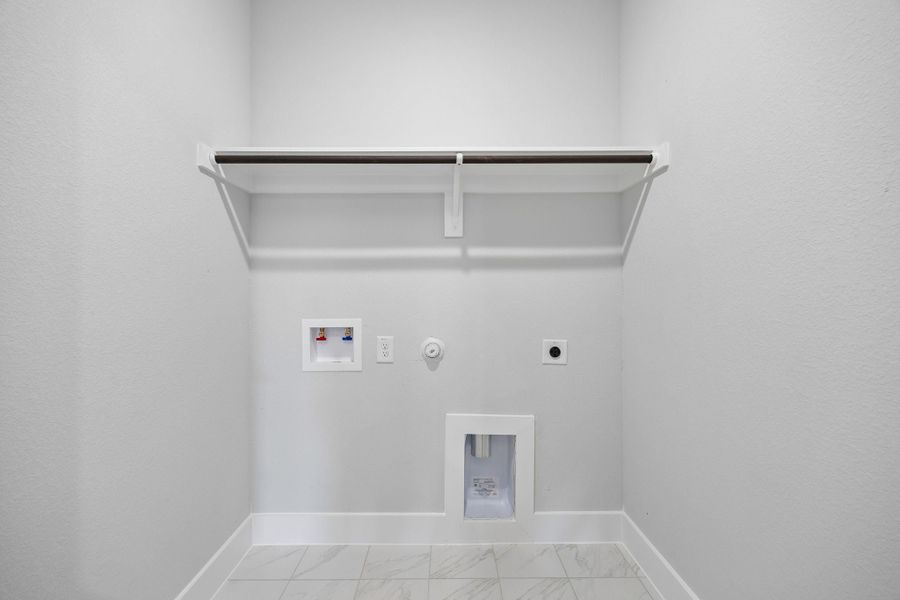 Spacious, unfurnished interior of a new home in Dove Hollow, Waxahachie (Image 30). Spacious, unfurnished interior of a new home in Dove Hollow, Waxahachie (Image 30).