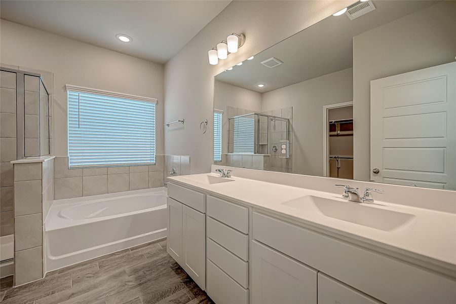 Furnished interior view inside a new home in Lago Mar, Texas City (Image 11). Furnished interior view inside a new home in Lago Mar, Texas City (Image 11).